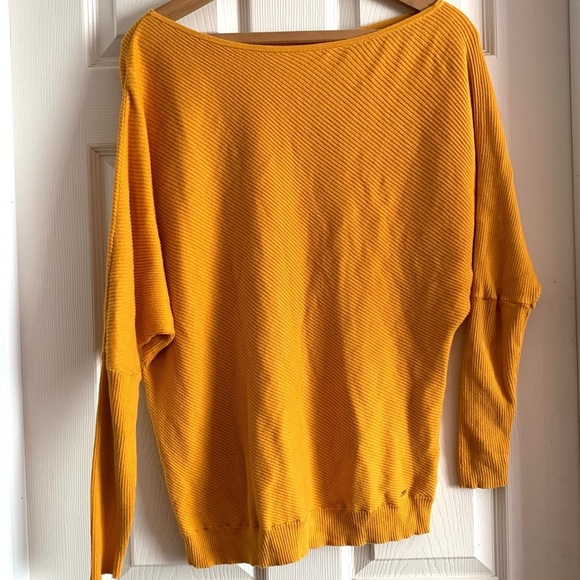 Guess Los Angeles Yellow Mustard Sweater Size Large - Picture 16 of 17